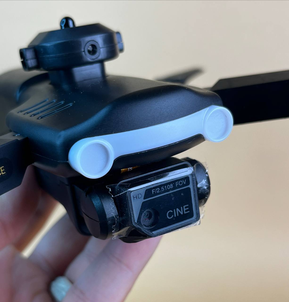 کوادکوپتر کنترلی برند DRONE مدل H8 با موتور براشلس