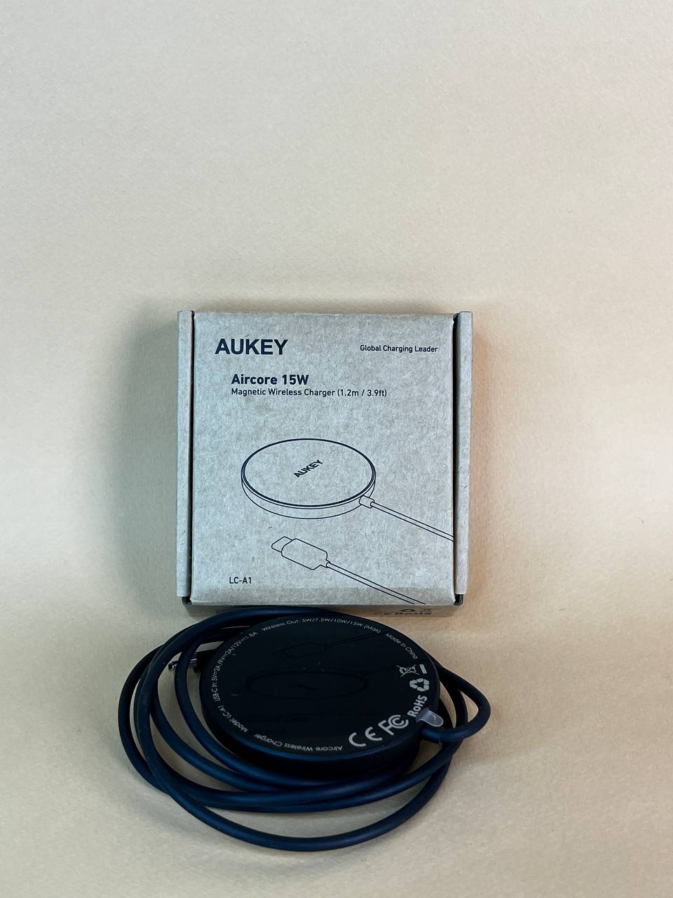 شارژر وایرلس 15وات برند AUKEY
