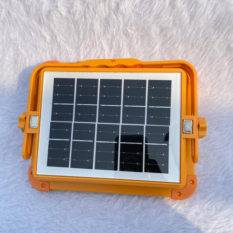 پروژکتور خورشیدی شارژی 200 وات مدل LED