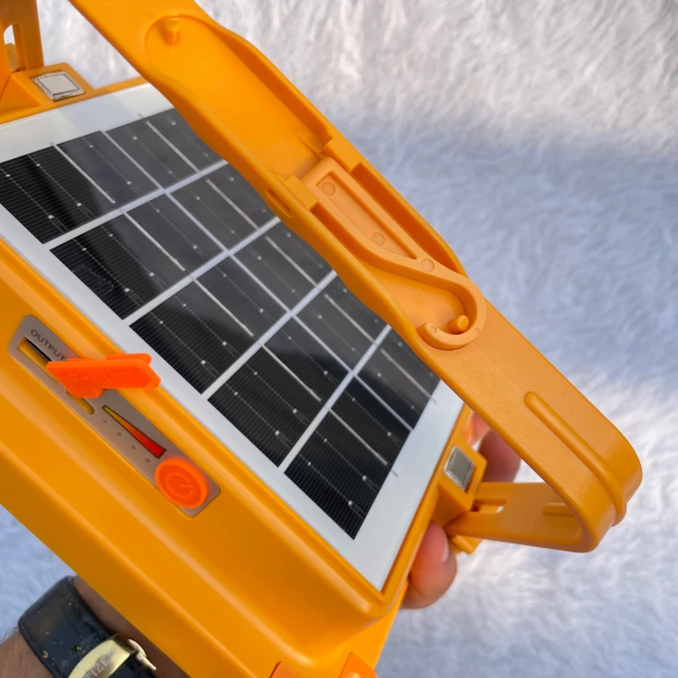 پروژکتور خورشیدی شارژی  200 وات مدل LED